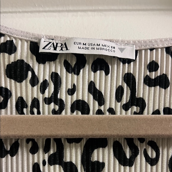 Zara Black and White Animal Print Blouse - Picture 2 of 3